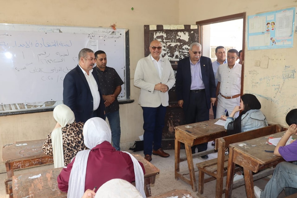 502488488_1184120517093950_8226135290318776031_n محافظ القليوبية يتفقد لجان الشهادة الإعدادية للفصل الدراسي الثاني بمدينتي بنها وطوخ