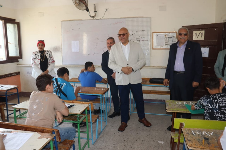 502530864_1184121337093868_7998242719071368606_n محافظ القليوبية يتفقد لجان الشهادة الإعدادية للفصل الدراسي الثاني بمدينتي بنها وطوخ