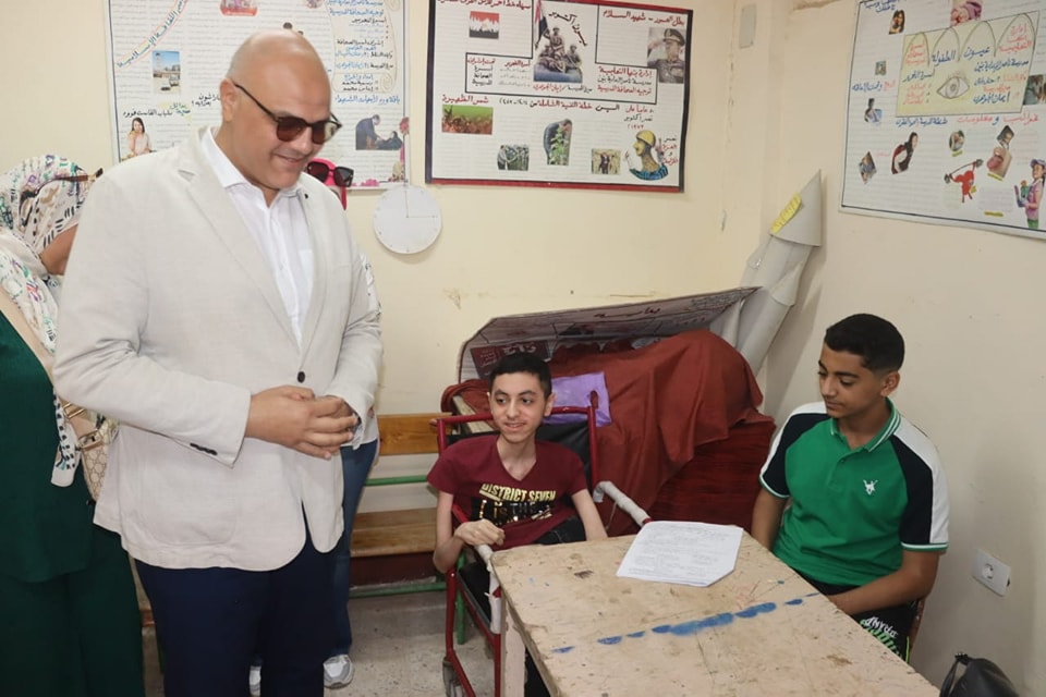 502531191_1184120843760584_3096931621174988267_n محافظ القليوبية يتفقد لجان الشهادة الإعدادية للفصل الدراسي الثاني بمدينتي بنها وطوخ